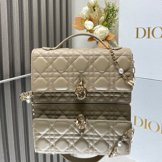Lady Dior Pearl Clutch Bag Beige Color