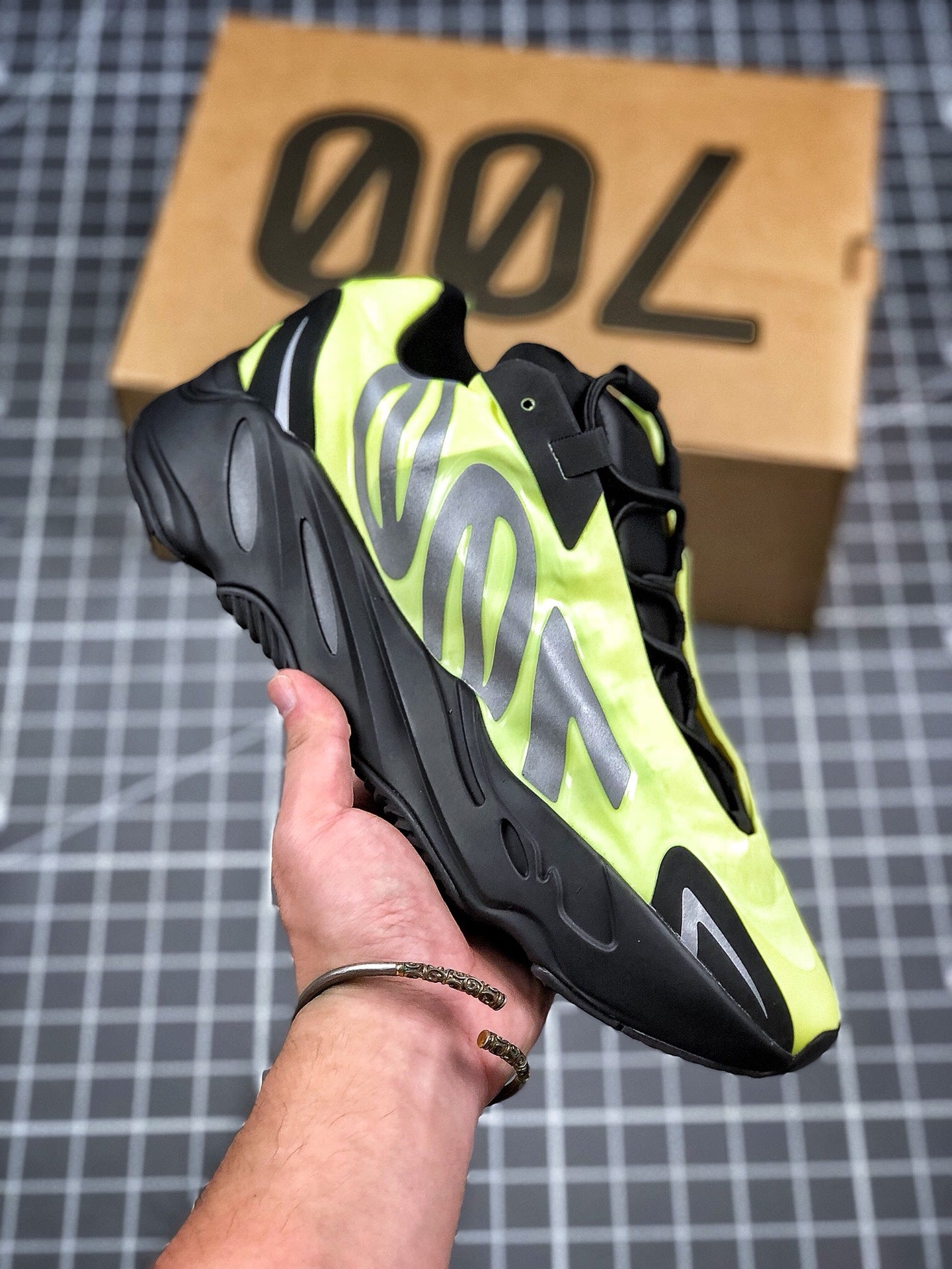 Adidas Yeezy Boost 3m 700 Mnvn 700v3 Casual Shoes