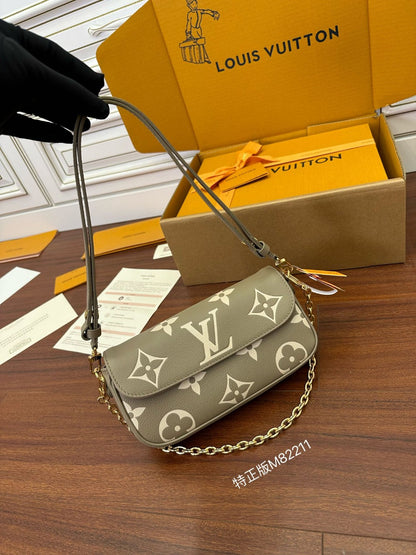 Louis Vuitton LV Ivy Bag M82211