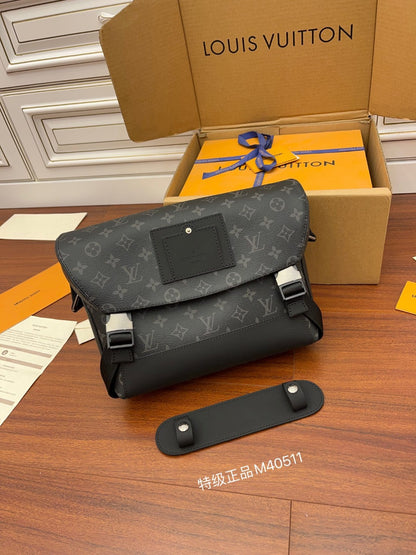 Louis Vuitton LV Voyager Bag M40511