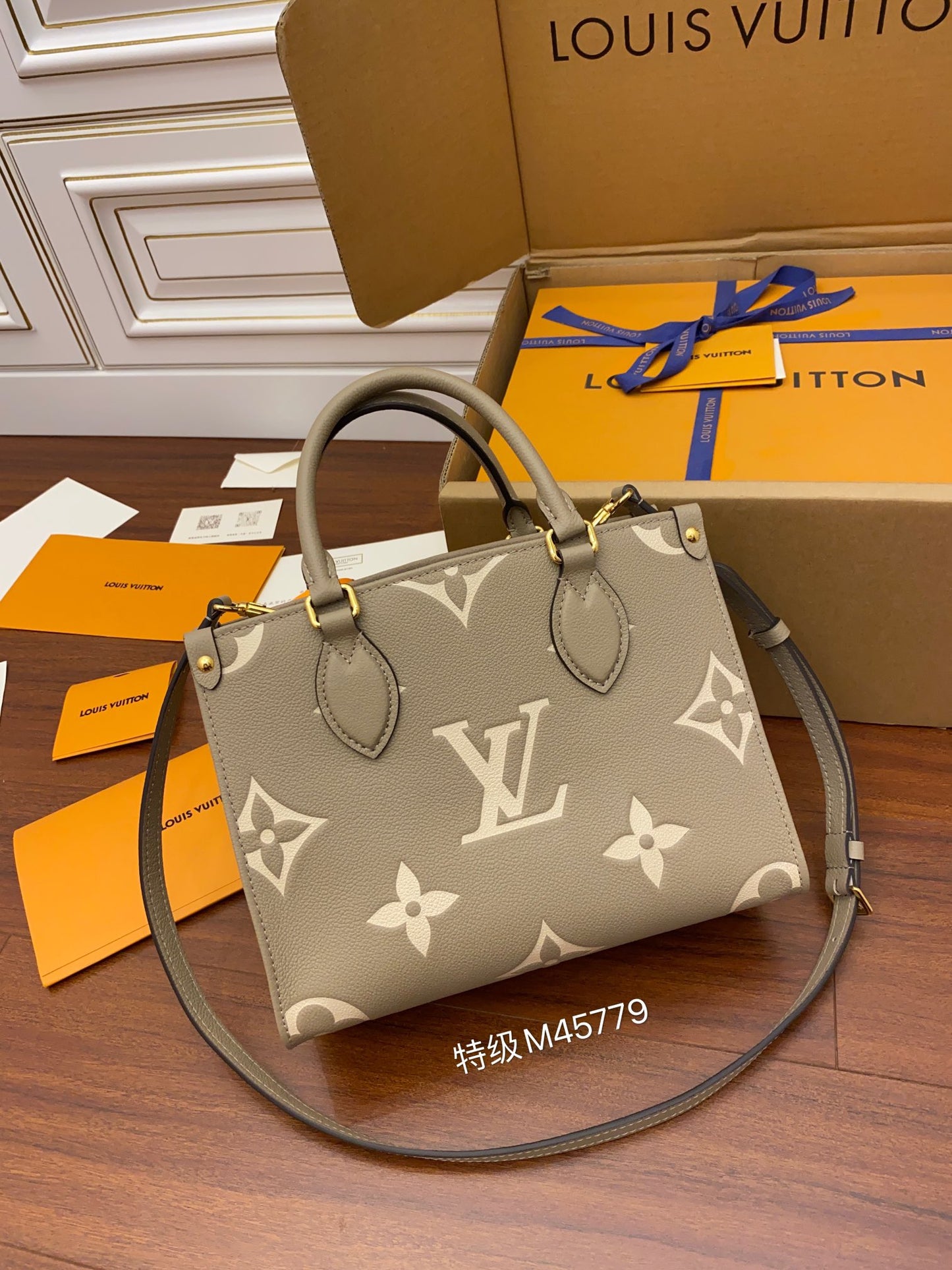 Louis Vuitton LV Onthego Bag M45779