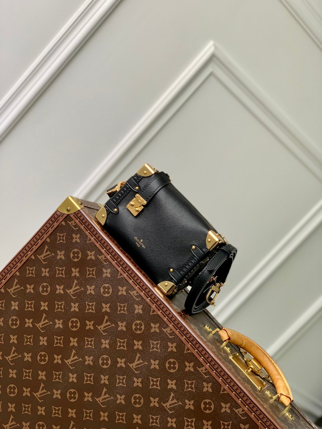 Louis Vuitton LV Trunk Bag M23817