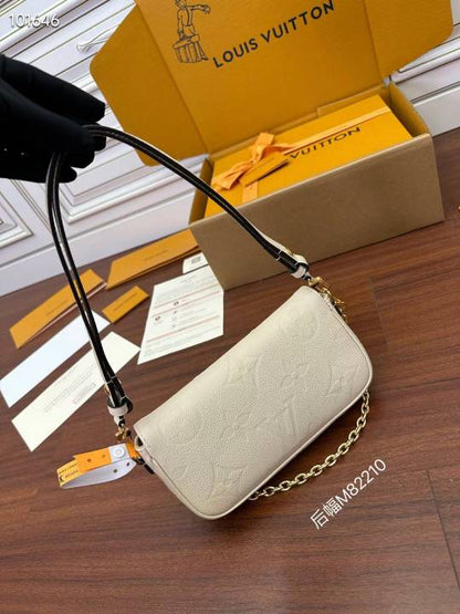 Louis Vuitton LV Ivy Bag M82210