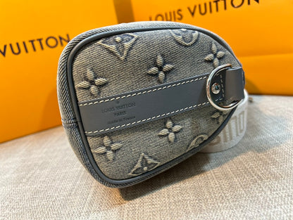 Louis Vuitton LV Keepall Bag M22762