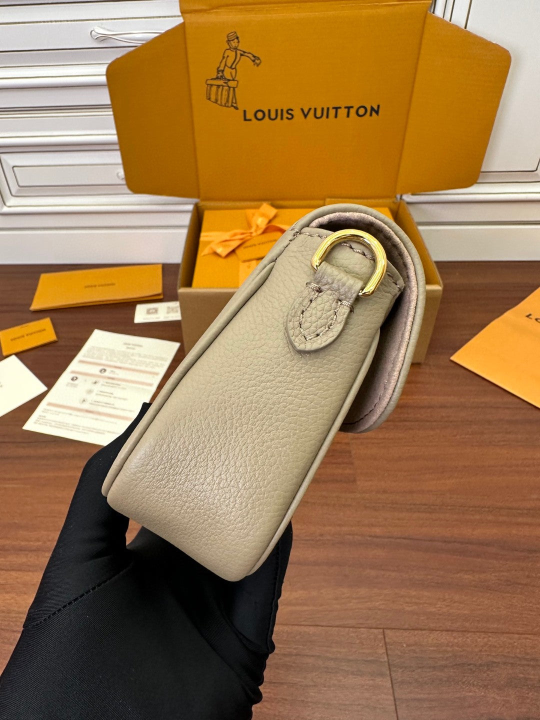 Louis Vuitton LV Ivy Bag M82211