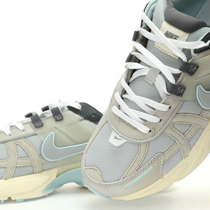 Nike Wmns V2K Runtekk Low Light Bone Shoes